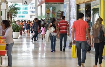 Ministra Cármen Lúcia nega recurso da Riachuelo contra folga quinzenal de funcionárias aos domingos