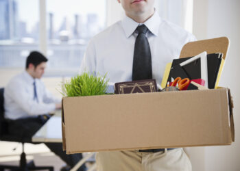 Demissão por justa causa de acusado de assediar cliente é revertida na justiça do trabalho