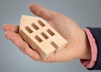 Devedor pratica fraude à execução ao transferir imóvel para descendente, mesmo sem averbação da penhora