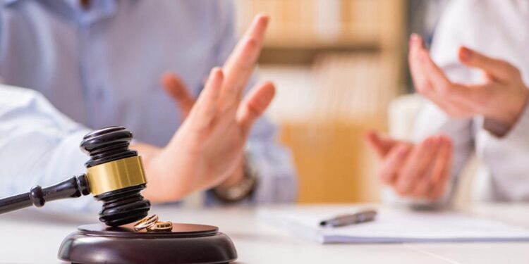 Acordo celebrado em ação de divórcio pode manter ex-cônjuge em plano de saúde de servidor