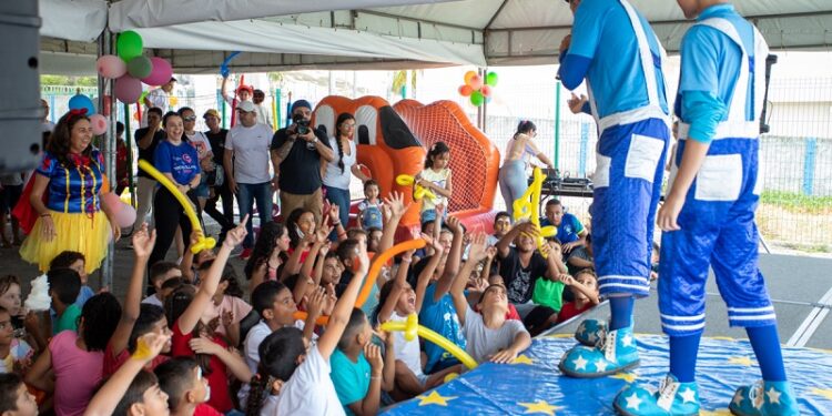 Hotel-Escola Senac Barreira Roxa reúne cerca de 100 crianças de Mãe Luiza em ação social