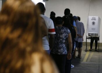 Com mais deputados reeleitos e menos novatos, renovação da Câmara será de 39%