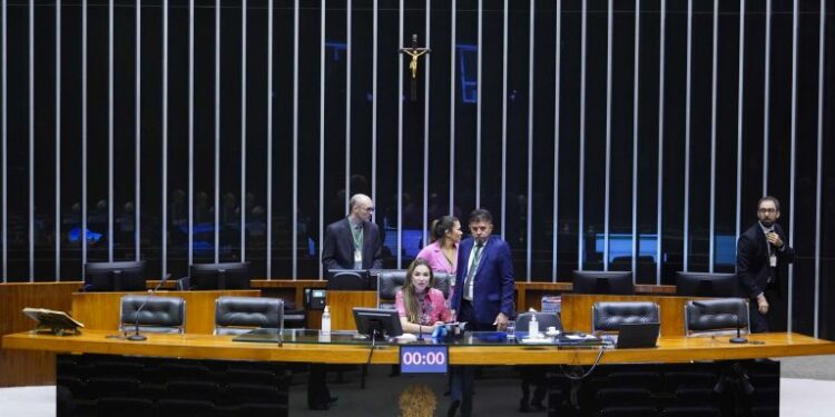 Câmara aprova projeto que destina R$ 2 bi às Santas Casas