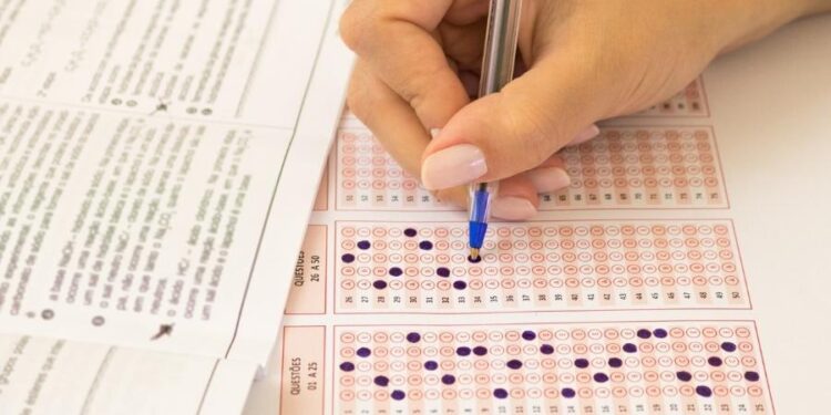 28 concursos têm salários acima de R$ 15 mil e estão com inscrições abertas