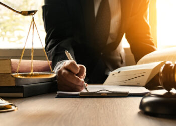 Decisão que determina emenda da petição inicial não é recorrível por agravo de instrumento