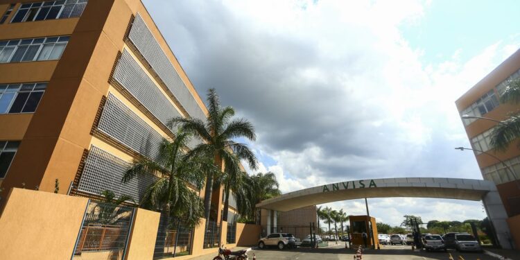 Anvisa aprova vacinas bivalentes contra covid-19