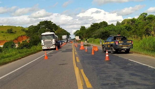 Ministro Alexandre de Moraes determina imediata desobstrução de rodovias