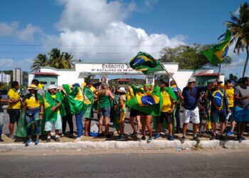Coluna “É fato” – Bolsonaristas eleitos não participam das manifestações que querem anular eleição