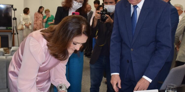 Maria de Lourdes Azevedo toma posse como desembargadora do TJRN