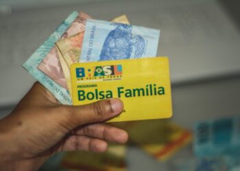 PEC que retira Bolsa Família do teto de gastos recebe 28 assinaturas e vai à CCJ no Senado