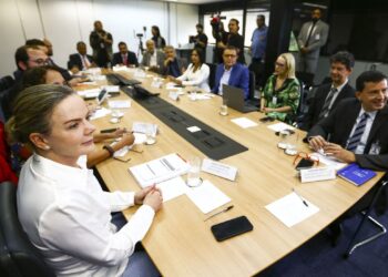 PEC da equipe de transição tratará apenas de recursos do Bolsa Família