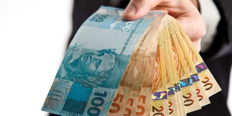 Senado aprova aumento da margem do empréstimo consignado para servidor