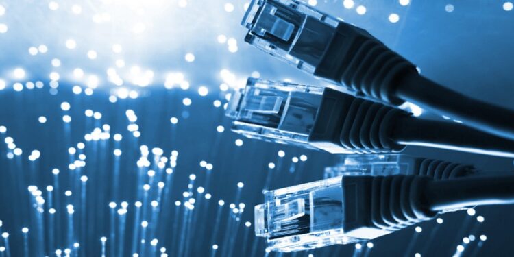 Empresa de internet que presta serviço em território nacional deve se submeter à lei brasileira