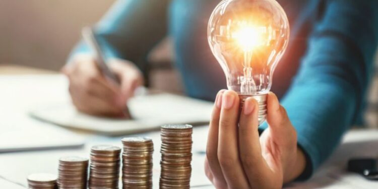 Conta de energia terá tarifa extra em novembro? Confira decisão da Aneel