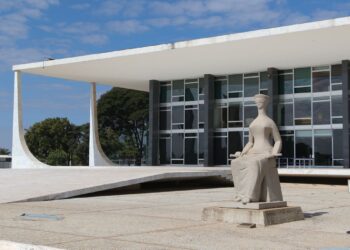 STF rejeita denúncia contra Aécio Neves em relação ao Projeto Madeira