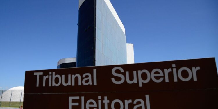 Diplomação de eleitos deve ocorrer até 19 de dezembro, informa TSE