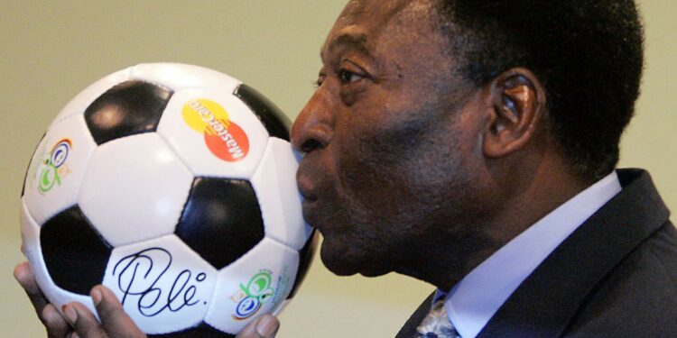 Brasil de luto: morre aos 82 anos, Pelé, o Rei do Futebol