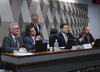 CCJ aprova PEC da Transição; texto vai ao Plenário