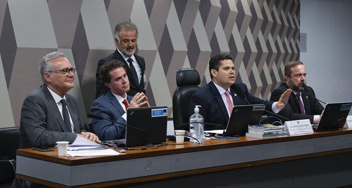 CCJ aprova PEC da Transição; texto vai ao Plenário