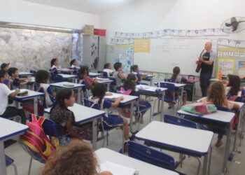 Prefeitura de Natal concede promoção e paga 13º salário a professores e educadores infantis