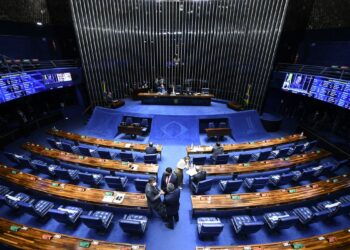 PEC da Transição é aprovada pelo Senado