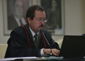 Conselheiro Gilberto Jales é eleito presidente do TCE para o biênio 2023-2024; Poti Júnior é o vice