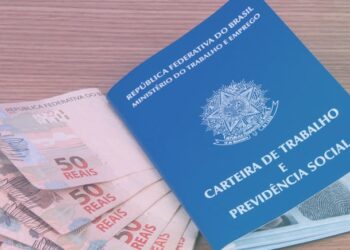 Salário mínimo 2023 pode chegar a R$ 1.320 se PEC da Transição for aprovada