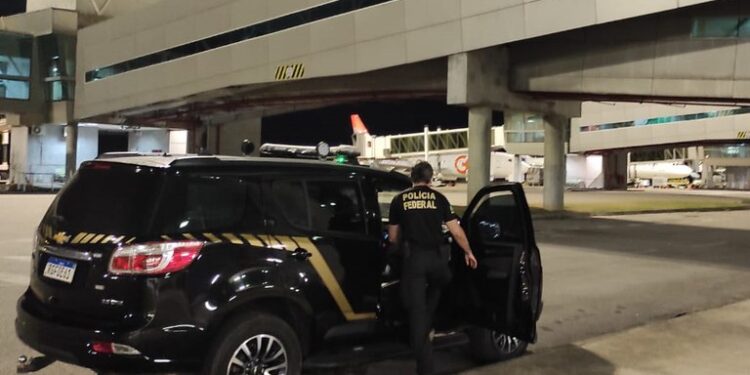 No Aeroporto Aluízio Alves, PF prende boliviana que tentava viajar para a Europa com passaporte falso