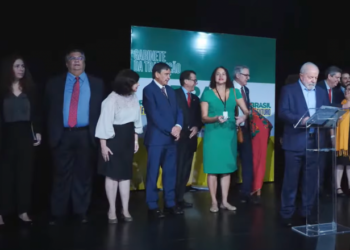 Lula anuncia novos ministros