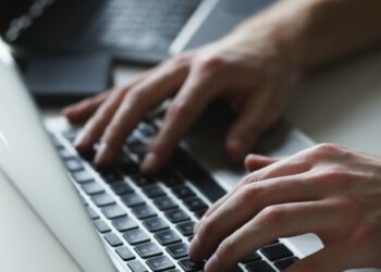 Operação conjunta do MPRN e Polícia Civil investiga crime de armazenamento de material de abuso sexual infantil