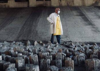 Bolsonaro veta projeto que proíbe construções hostis em espaços públicos