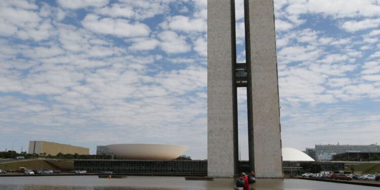 Veto à lei que proíbe arquitetura hostil é derrubado pelo Congresso Nacional