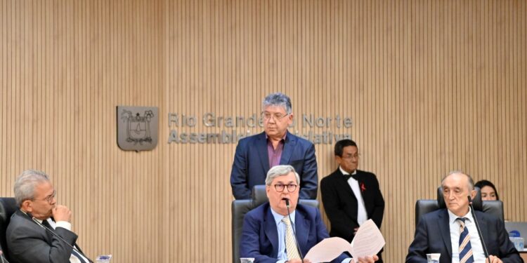 Comissões da ALRN enviam autos de reunião sobre reajuste do ICMS para Mesa Diretora
