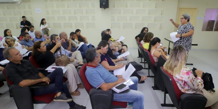 Município reúne gestores para orientar sobre execução de despesas do orçamento 2023