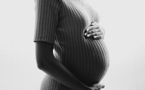 Plano de Saúde que negou tratamento contra trombofilia a grávida é condenado a pagar indenização