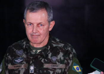 Novo comandante do Exército convoca primeira reunião de cúpula do Exército sob seu comando