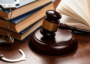 Habeas corpus não é meio adequado para discutir violação de domicílio