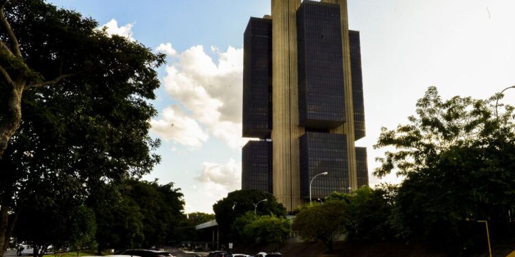 Estimativa do mercado para inflação oficial passa de 5,31% para 5,36%