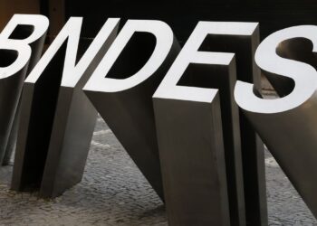 Conselho aprova nomes de Mercadante para presidente do BNDES