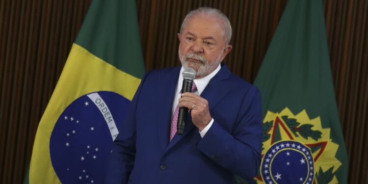 Lula se reúne com fórum de governadores para discutir atos terroristas em Brasília
