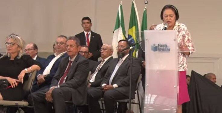 Fátima empossa equipe de auxiliares para segundo mandato