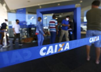 Caixa começa a pagar hoje abono salarial de 2021
