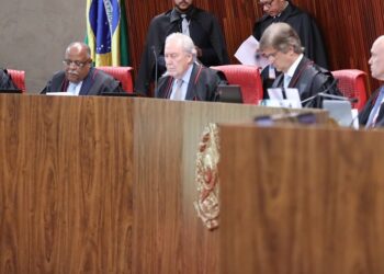 Inclusão de minuta de decreto de Estado de Defesa em ação de investigação contra Bolsonaro é mantida pelo TSE