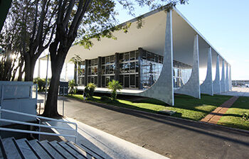 Decisões definitivas sobre questões tributárias perdem eficácia com decisão contrária do STF