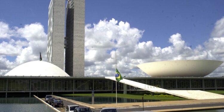 Comando de comissões e reforma tributária movimentam Congresso