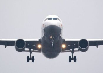 Família será indenizada após cancelamento de voo em viagem para a Disney