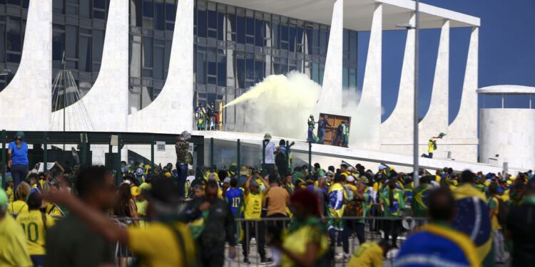 PGR denuncia mais 139 pessoas por atos antidemocráticos