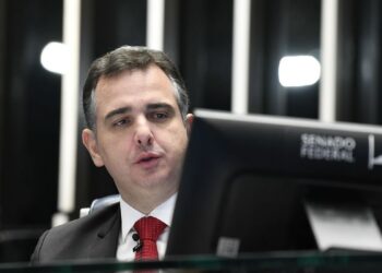 Pacheco vai debater CPI dos atos golpistas com líderes do Senado