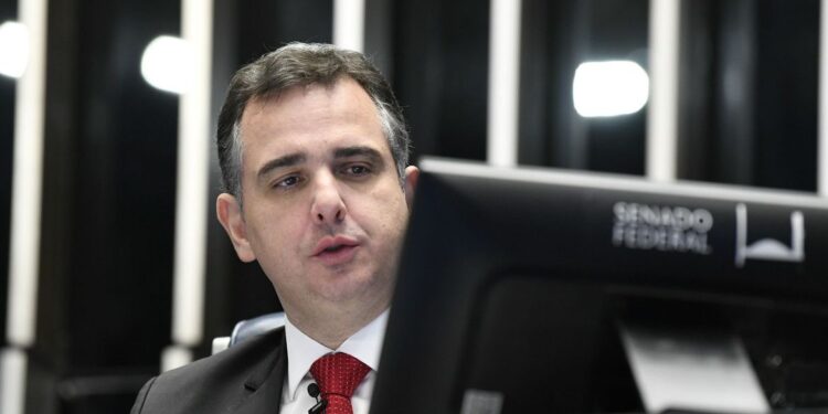 Pacheco vai debater CPI dos atos golpistas com líderes do Senado