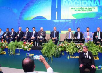 Carta dos municípios cobra reformas tributária e previdenciária